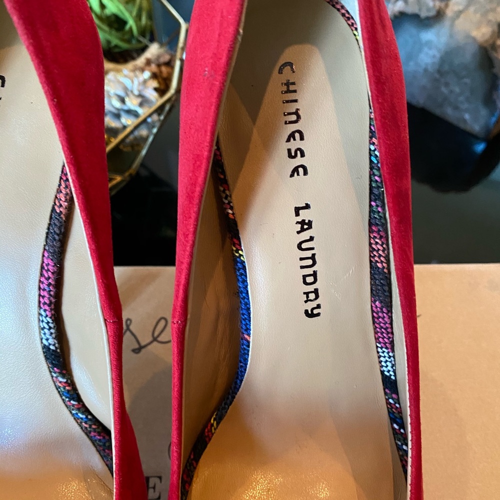 Heels - Picture 3 of 3